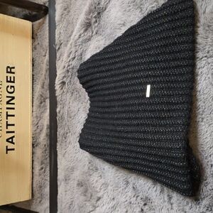 Tory Burch Black Ribbed Metallic Neck Scarf